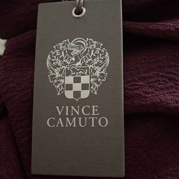 Vince Camuto Mondern Imprint side twist Crepe Top NWT - Picture 10 of 10